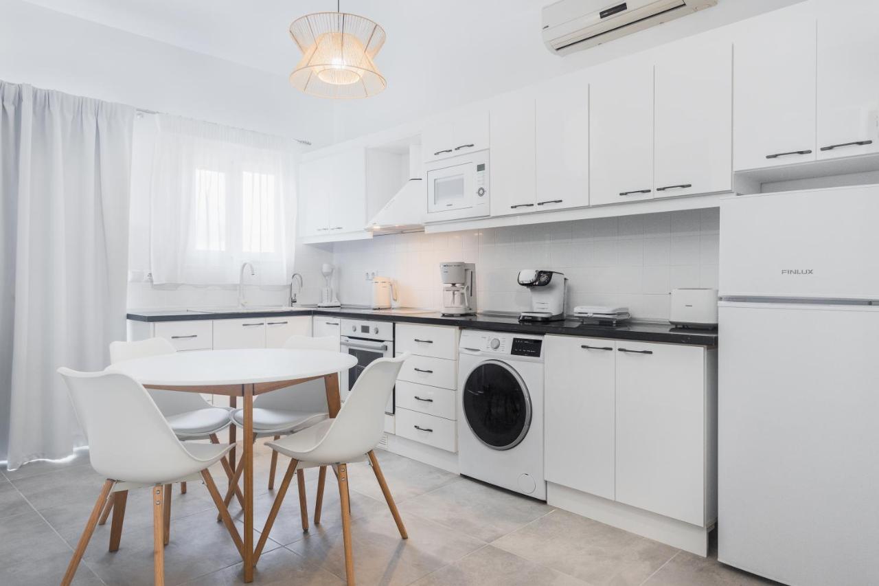 Alpha & Omega Apartment *